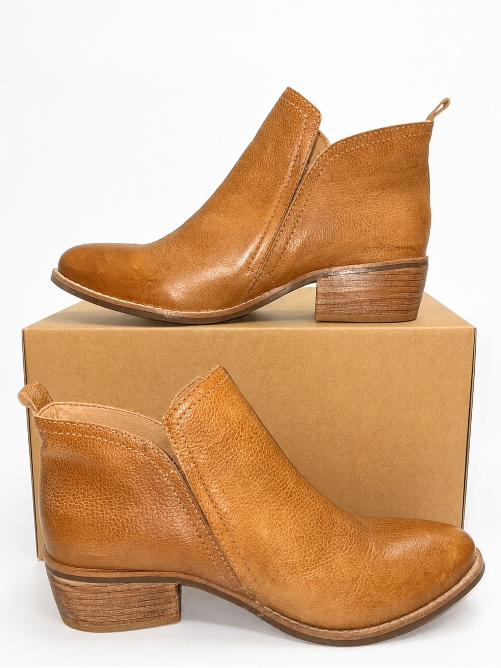 Matisse Women’s Genuine Leather Tan Chelsea Ankle Booties Size 10M - Picture 2 of 7